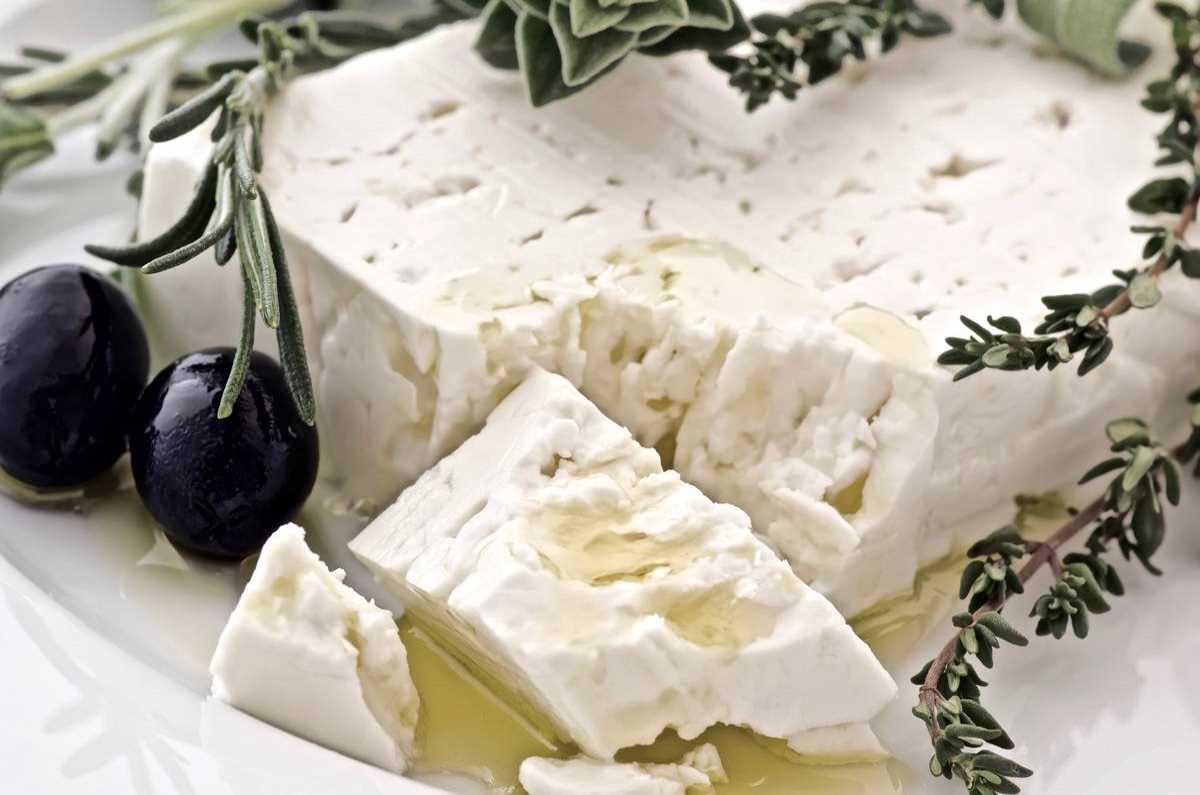 Rüyada Beyaz Peynir Yediğini Görmek Sevmek