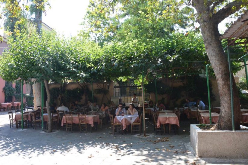 Platanos Tavern, Plaka - Greek Gastronomy Guide