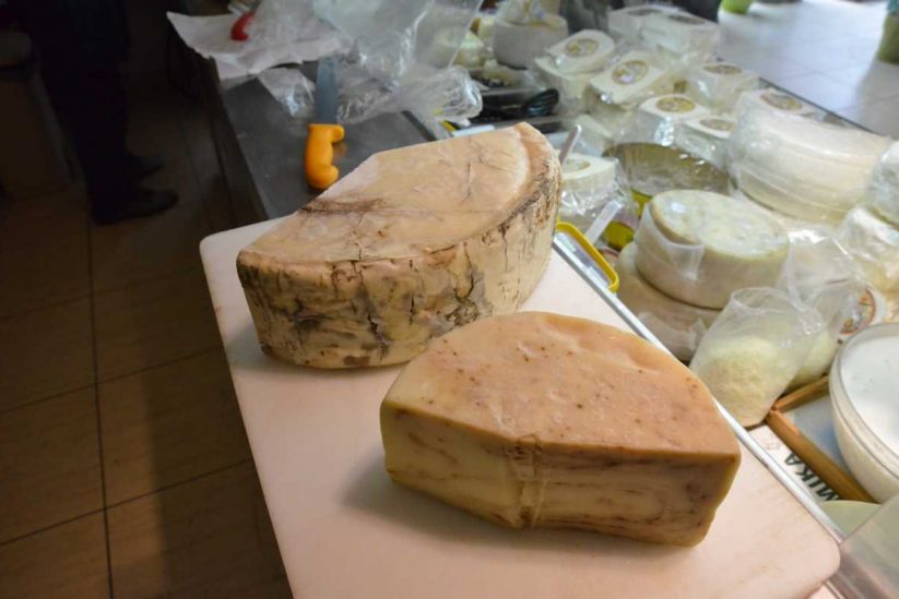 Fabbrica di formaggio Karakanas a Volos