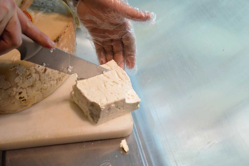 Fabbrica di formaggio Karakanas a Volos