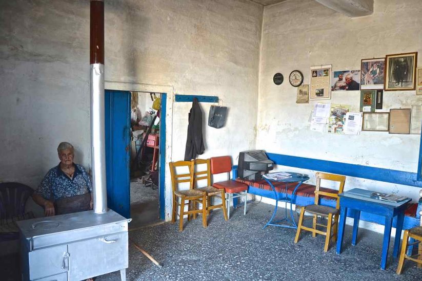 Το καφενείο Καλή Καρδιά του Ευάγγελου Παπουτσάκη στη Νύβριτο Ηρακλείου Κρήτης