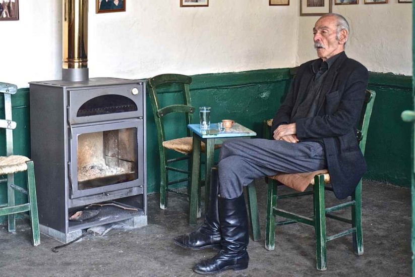 Το καφενείο του Σκουλά στα Ανώγεια της Κρήτης