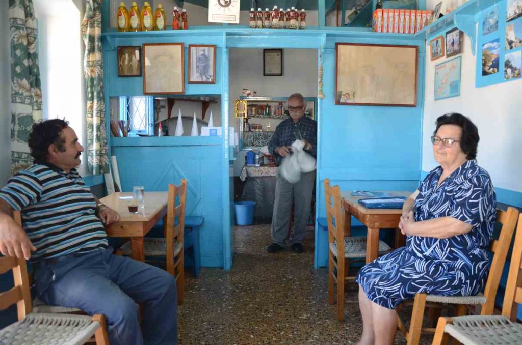 Το καφενείο του Μάκη - Αρκεσίνη, Αμοργός - Greek Gastronomy Guide