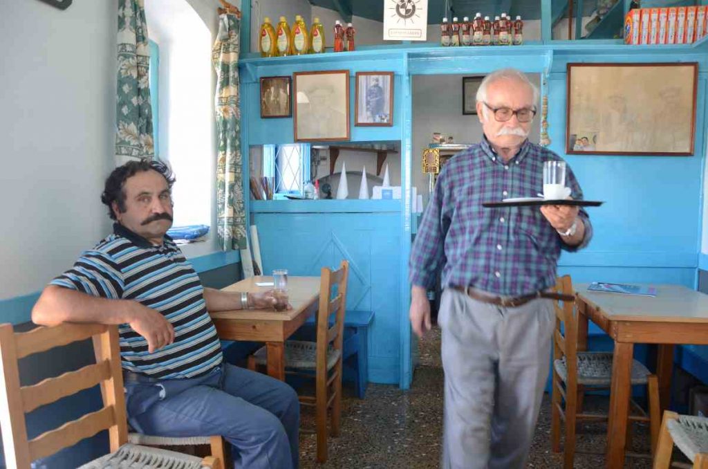 Το καφενείο του Μάκη - Αρκεσίνη, Αμοργός - Greek Gastronomy Guide