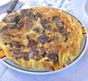 Tortilla con kavourma amorgiano - Amorgos - Guía de gastronomía griega