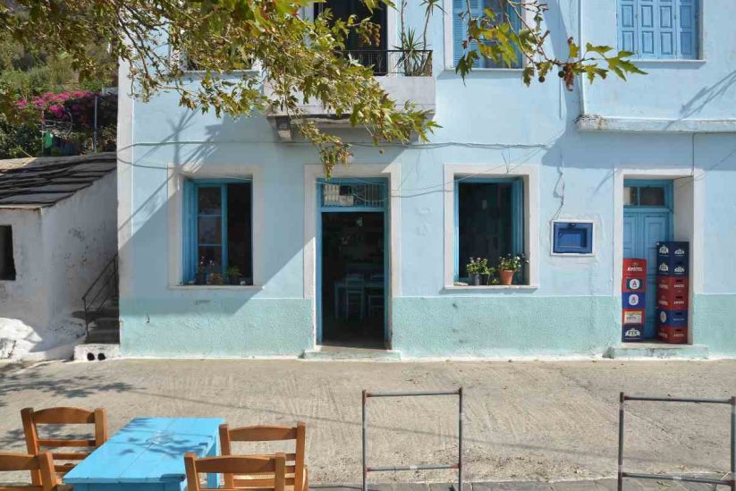 Το παραδοσιακό καφενείο στην Πλαγιά - Ικαρία - Greek Gastronomy Guide