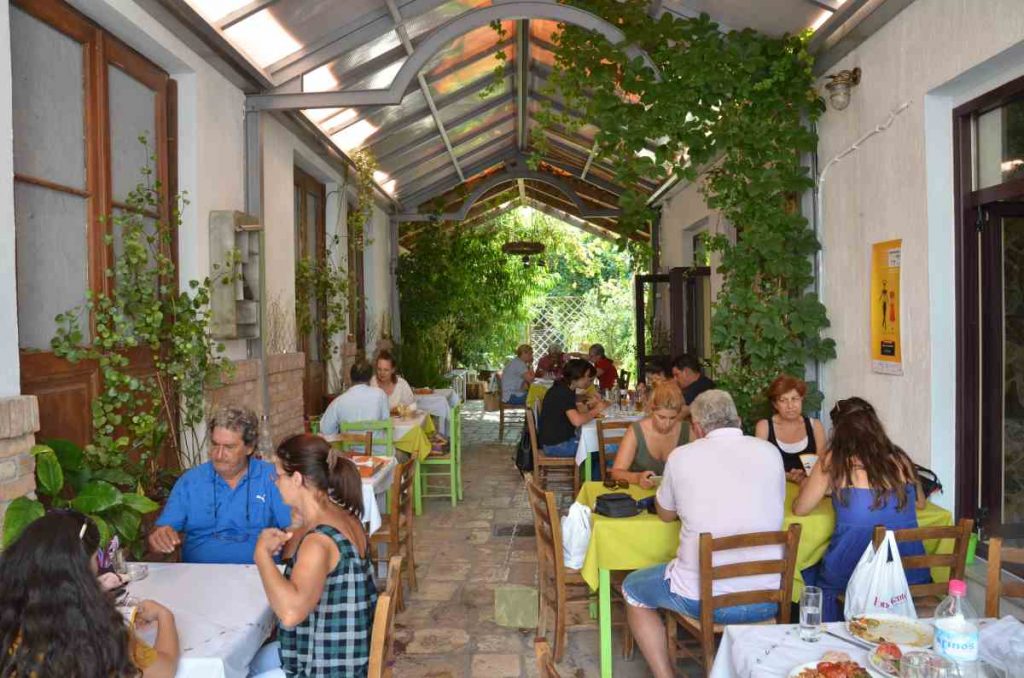 Ταβέρνα Η Παλιά Αγορά του Αιγίου - Greek Gastronomy Guide