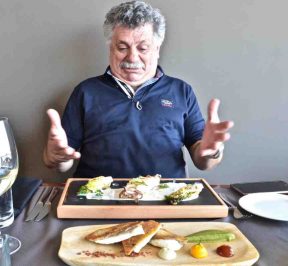 Βαρούλκο Seaside - Λευτέρης Λαζάρου - Greek Gastronomy Guide