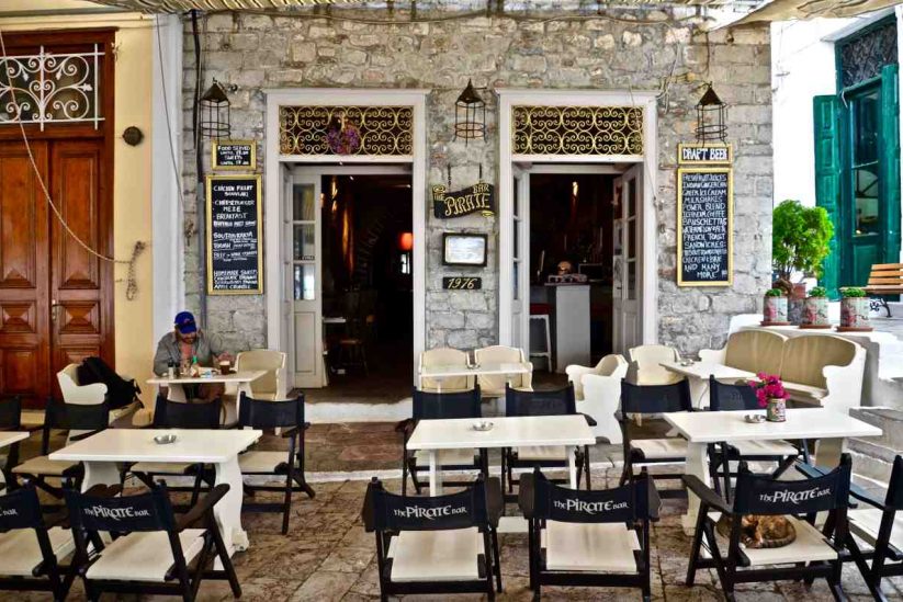 Πειρατής - The Pirate Bar - Ύδρα - Greek Gastronomy Guide