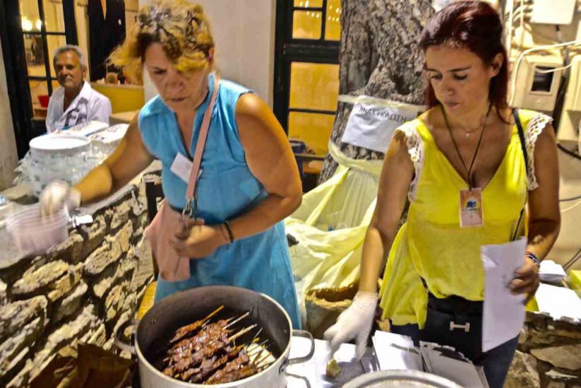 Η γιορτή του Καράβολα στις Λεύκες - Παρος - Greek Gastronomy Guide