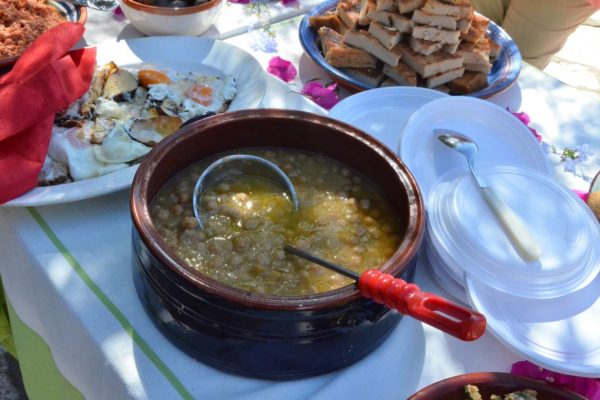 Το ελληνικό πρωινό της Σίφνου στην Παναγία του Βουνού - Greek Gastronomy Guide