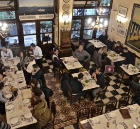 Traditionelle Taverne Athinaikon, Athen - Griechischer Gastronomieführer