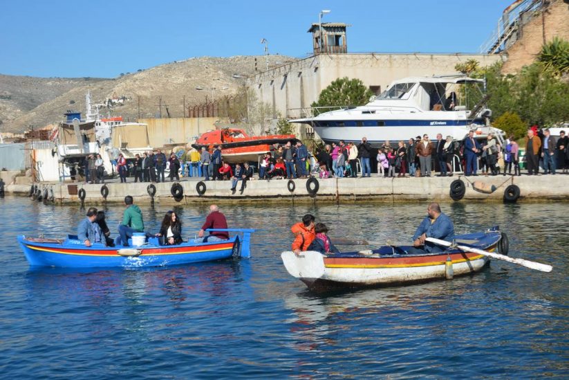Dreikönigstag im Hafen von Keratsini - Griechischer Gastronomieführer