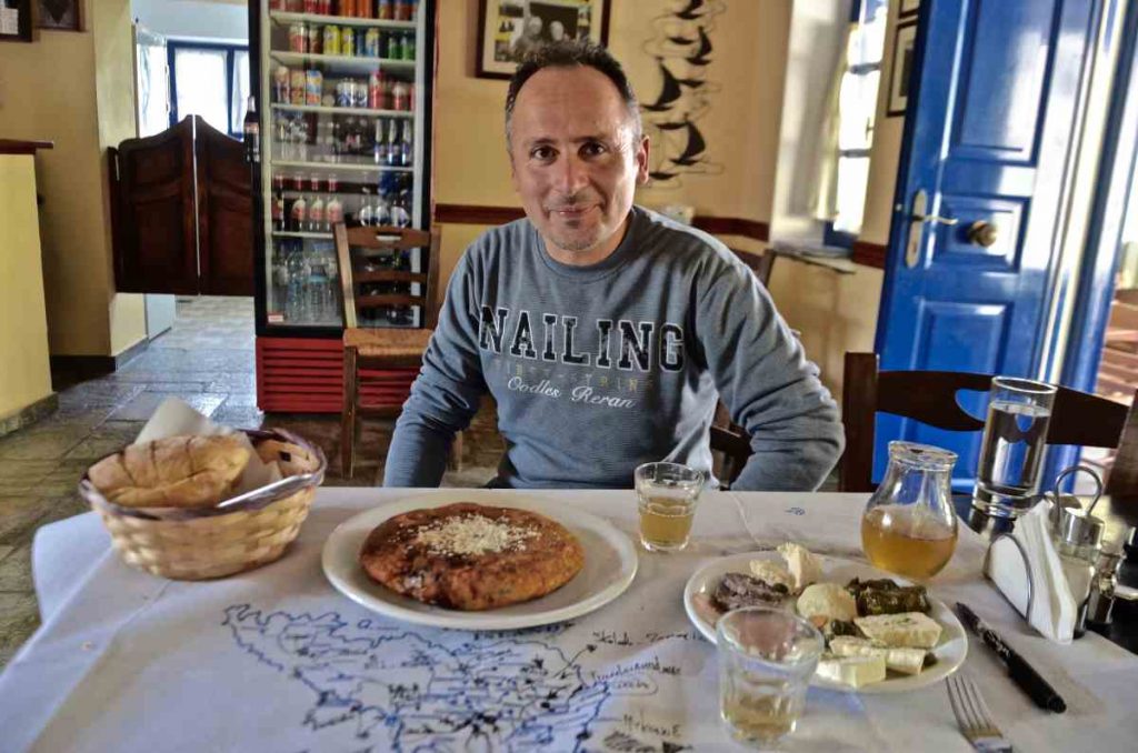 Cafe von Frau Lenis - Krokos, Tinos - Griechischer Gastronomieführer