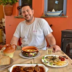 Ταβέρνα "Στα φυσ’ αέρα" - Αετοφωλιά, Τήνος - Greek Gastronomy Guide