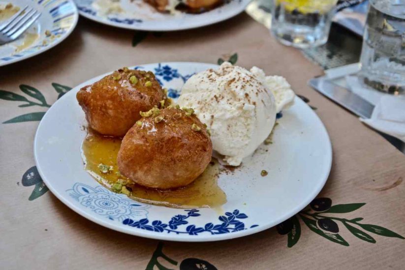 Στάζει Μέλι, λουκουμάδες - Κέρκυρα - Greek Gastronomy Guide