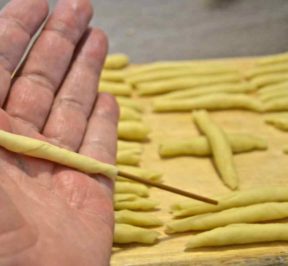 Spaghetti fatti a mano - Chios - Guida alla gastronomia greca
