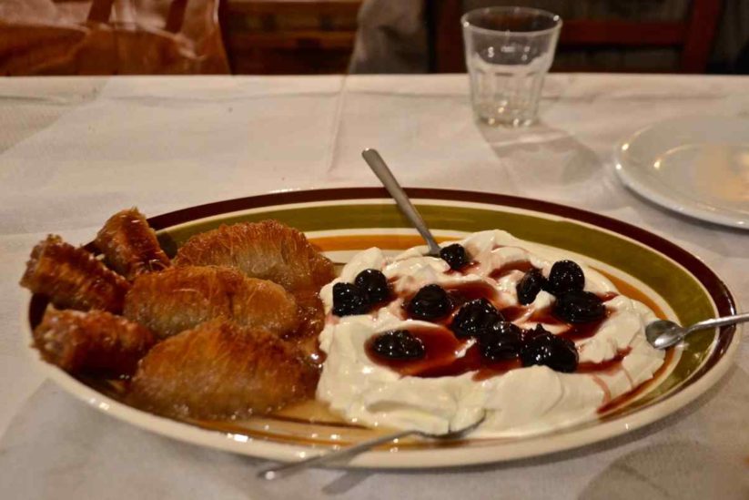 Ταβέρνα Τσομπανάκος - Καισαριανή, Αθήνα - Greek Gastronomy Guide