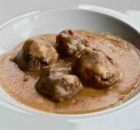 Meatballs with brine - Naoussa - Greek Gastronomy Guide
