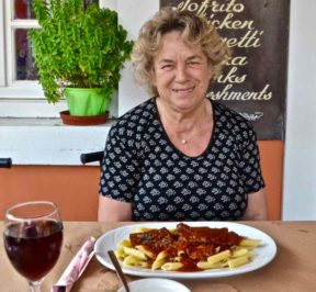 Steki, Taverne in Doukades - Korfu - Griechischer Gastronomieführer
