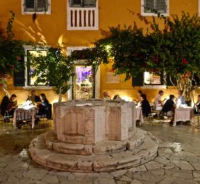 Venezianischer Brunnen - Altstadt, Korfu - Griechischer Gastronomieführer