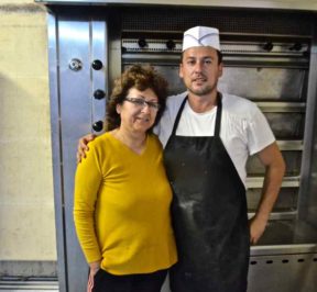 Mamma Mia pastry & bakery shops - Σκιάθος - Greek Gastronomy Guide