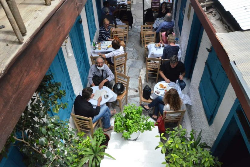 Καφενείο - Ουζερί Αυλή - Ψυρρή, Αθήνα - Greek Gastronomy Guide