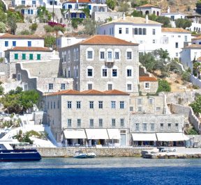 Mansion houses of Hydra - Greek Gastronomy Guide