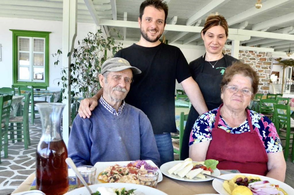 Предварительный просмотр заголовка SEO: Taverna Marousso - Arkesini, Amorgos - Greek Gastronomy Guide