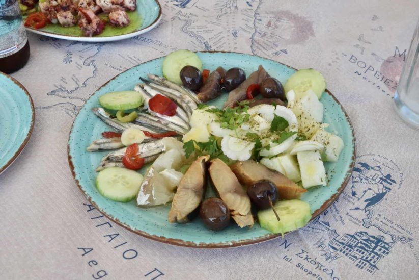 Ταβέρνα Μανώλας στο Τρίκερι - Μανώλης Γιαμαρέλος - Greek Gastronomy Guide