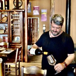Οινικό Εστιατόριο 17 Χωριά - Νεμέα - Κώστας Τουλουμτζής & Μένιος Τουρλώτος - Greek Gastronomy Guide