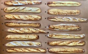 Η γαλλική μπακέτα (baguette), το μακρόστενο αυτό ψωμί με την τραγανή κρούστα και το ανάλαφρο  και ντελικάτο εσωτερικό είναι μια παρισινή ανακάλυψη από τα τέλη του 18ου αιώνα