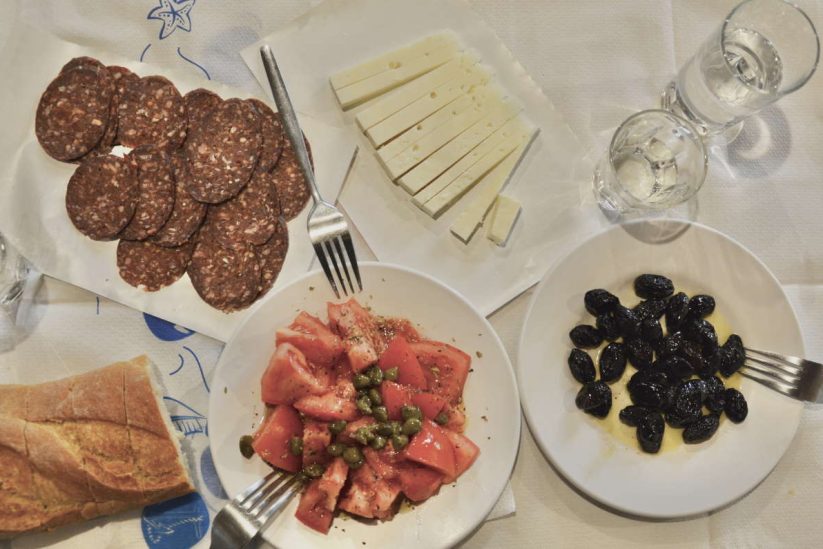 Skyldimos / Philippas Lebensmittelladen – Piräus – Griechischer Gastronomieführer